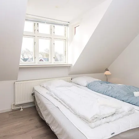 Holiday Home, Near Town Square *